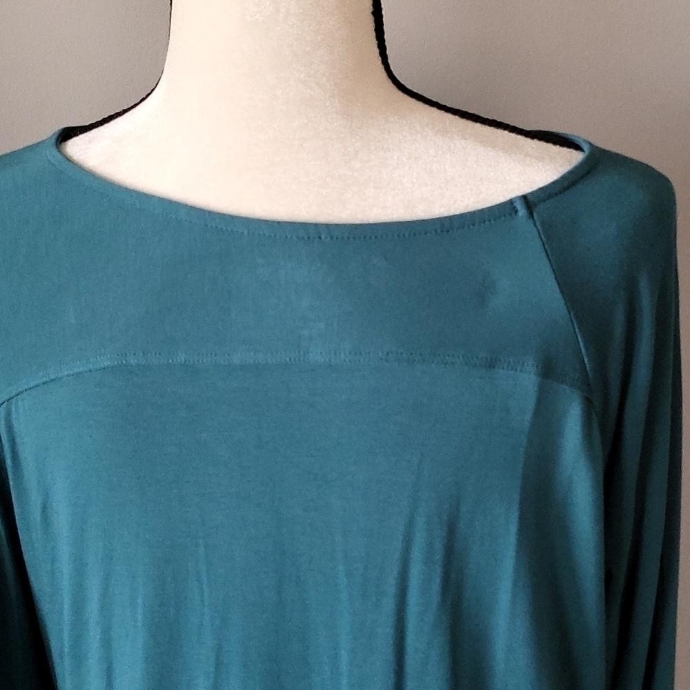 Roaman's asymmetrical teal tunic with dramatic sleeve NWT - Picture 5 of 12